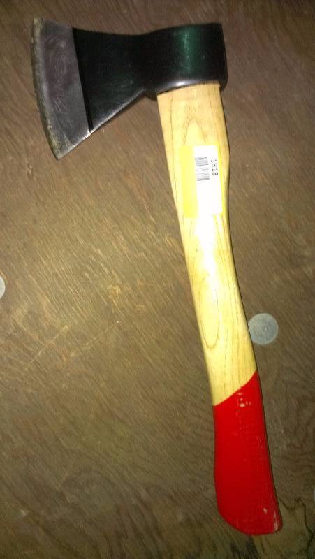 lot 1818 image: 15 Axe Hatchet