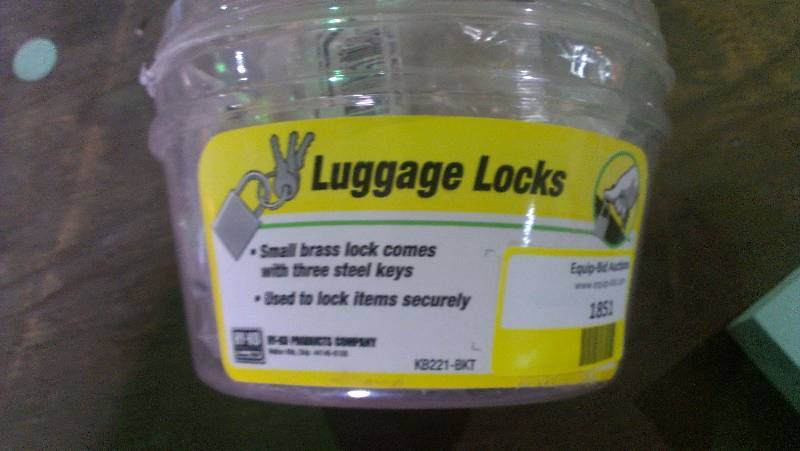 lot 1851 image: 25 Luggage Locks
