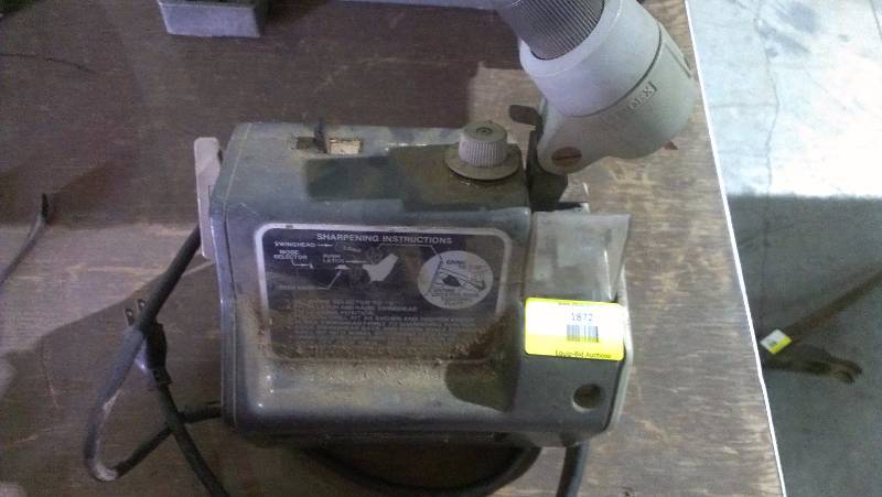 lot 1872 image: Black & Decker Drill Bit Sharpener