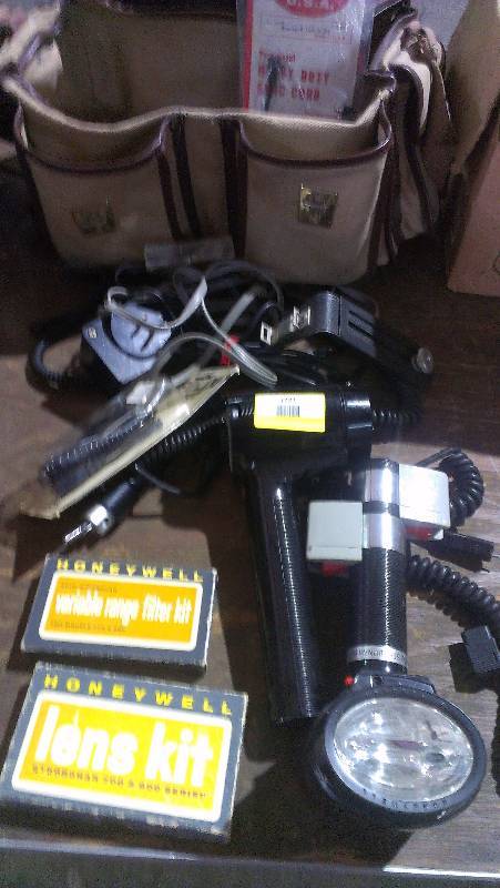 lot 1881 image: 2 Honeywell Auto Strobenars with Accessories