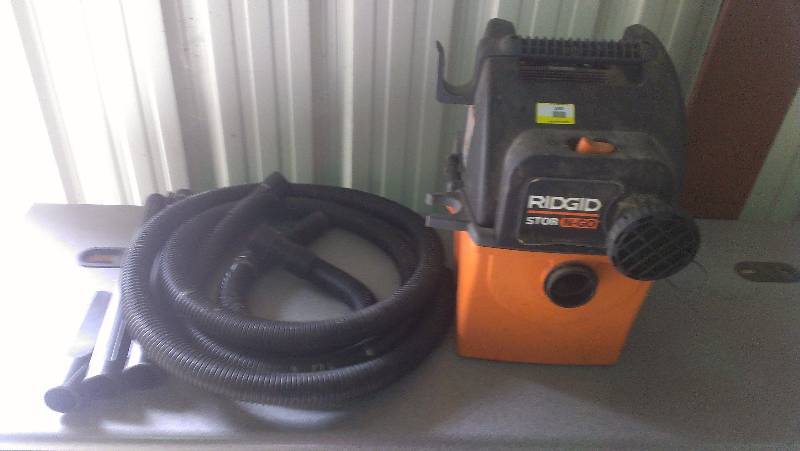 lot 1908 image: Rigid Stor-N-Go Wet Dry Vacuum