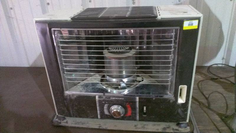 lot 1913 image: Kerosene Heater