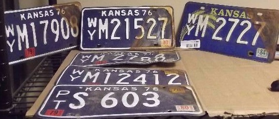 lot 1097 image: LOT OF 1976 KANSAS LICENSE PLATES