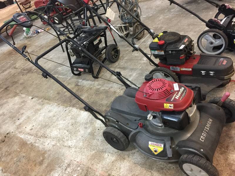 lot 1135 image: CRAFTSMAN MOWER WITH HONDA POWER AND EZ-WALK