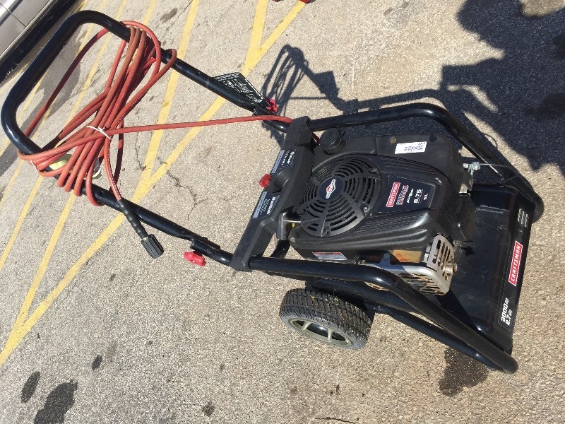 lot 1365 image: Craftsman 3000 PSI , 2.7 GPM Briggs & Stratton Powered Pressure Washer