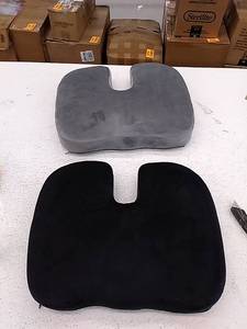 lot 32137 image: 2 - Non Slip Cushions