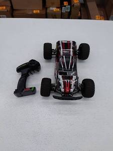lot 32191 image: Hosim 4WD RC truck