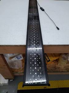 lot 32202 image: Hyger 247 aquarium light HG-978, 50