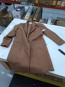 lot 32355 image: Amazon Essentials Trench Coat