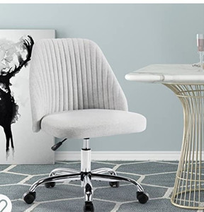 lot 32384 image: Home Office Desk Chair