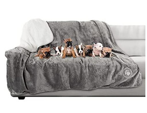 lot 32385 image: Petmaker waterproof Pet Blanket �� Reversible Throw