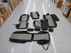 lot 32408 image: EKR Auto seat covers