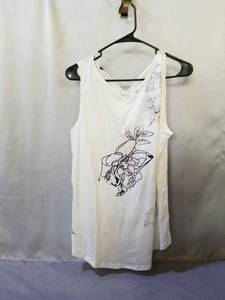 lot 71846 image: BLOOMING JELLY WOMENS FLOWY SLEEVELESS HIGH NECK TANK TOP FLORAL LOOSE TUNIC BLOUSE SIZE LARGE