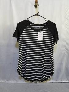 lot 71905 image: ADREAMLY WOMENS SHORT SLEEVE SHIRT SIZE SMALL