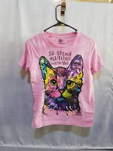lot 71909 image: THE MOUNTAIN GIRLS 9 LIVES CAT SHURT SIZE LARGE