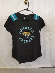 lot 71926 image: WOMENS JACKSONVILLE JAGUAR NFL T SHIRT SIZE LARGE