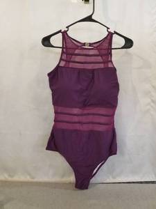 lot 71934 image: WOMENS ONE PIECE SWIMSUIT SIZE LARGE