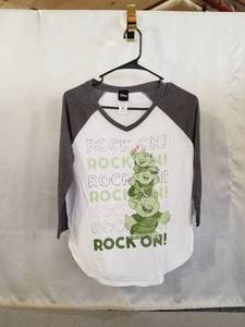 lot 71939 image: DISNEY FROZEN ROCK ON T SHIRT SIZE SMALL