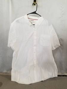 lot 71983 image: Goodthreads Mens Standard-Fit Short-Sleeve Solid Poplin Shirt Size XXL