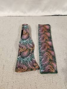 lot 72037 image: ALIZEAL MENS PAISLEY FLORAL JACQUARD UNTIED BOWTIE AND POCKET SQUARE SET