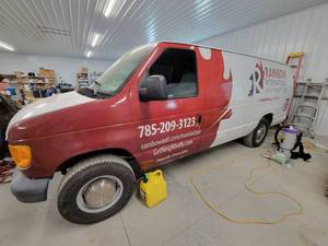 lot 6900 image: 2003 Ford E-Series Van - Includes Prochem Blazer System