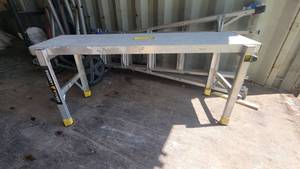 lot 7143 image: 300lb Load Capacity Gorilla Ladder