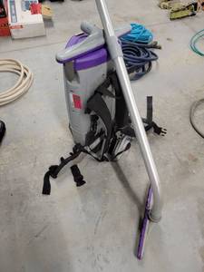 lot 7184 image: Super Coach Pro 10 Back Pack Vacuum