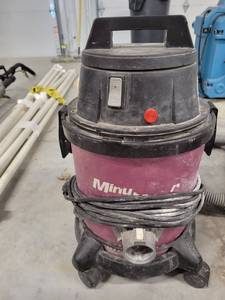 lot 7185 image: Minuteman C82904-07 Hepa Vacuums