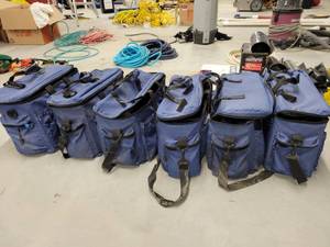 lot 7188 image: Lot of 6 Navy Blue Work Bags