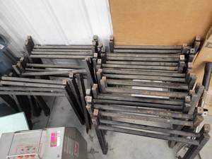lot 7207 image: Axial Air Mover Stands - No Pins