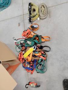 lot 7211 image: Lot of Straps ( Assortment of Ratchet and Tow Straps)&nbsp