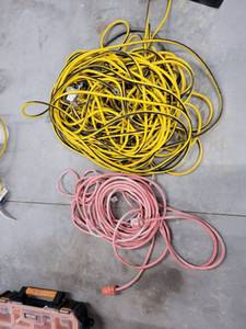 lot 7212 image: Lot of Extension Chords