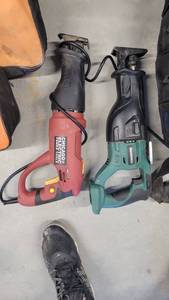 lot 12802 image: 2 Reciprocating Saws - Master Force &amp Chicago Electric Tools&nbsp