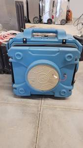 lot 12809 image: Drieaz Defend Air Hepa Airscubber 500