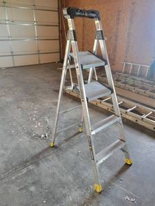 lot 12852 image: Ladder