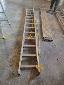 lot 12853 image: 24ft Keller Ladder