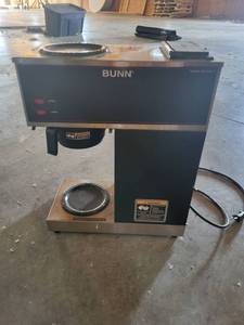 lot 12861 image: Commercial Bunn Coffee Maker Model VPR BLK W2 GL DECANTERS (SAMS