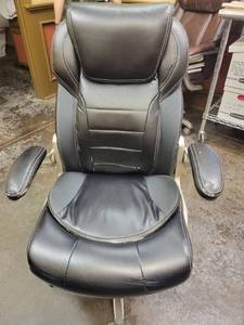 lot 12864 image: Black Leather Rolling Office Chair