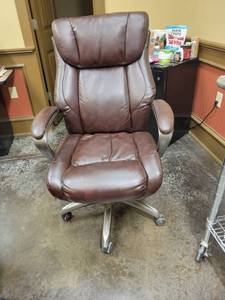 lot 12865 image: Brown Leather Chair