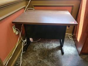 lot 13507 image: Printer Desk