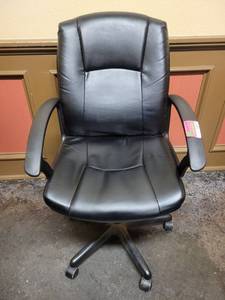 lot 13512 image: Black Office Chair