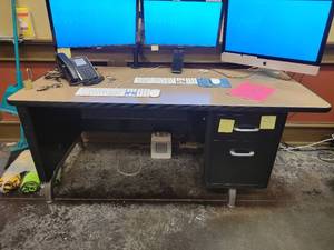 lot 13552 image: Metal Frame Desk