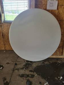 lot 13595 image: 6ft Round Lifetime Banquet Table