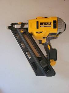 lot 13604 image: Dewalt 20v Brushless Nail Gun