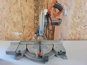lot 13627 image: Ridgid Table Saw with Broken Handle