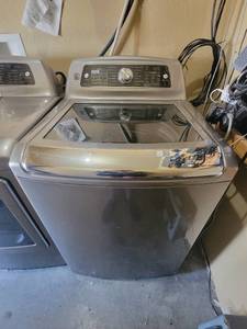 lot 13632 image: Kenmore Elite Top Load Washing Machine