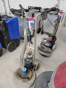 lot 13661 image: Hoss 700 Floor Scrubber