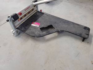 lot 13683 image: Roberts Manual Cutter