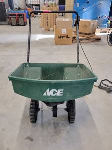 lot 13686 image: Seed Spreader