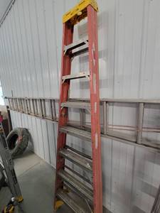 lot 13689 image: 8ft Aluminum Ladder